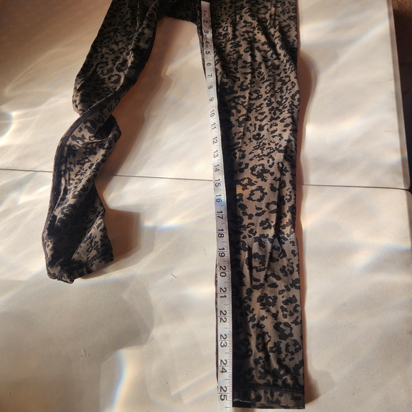 Athleta Elation Ultra High-Rise Tight Animal Print Size XS. - Picture 9 of 9